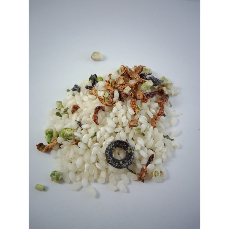 Risotto rebozuelo, espárragos y aceitunas