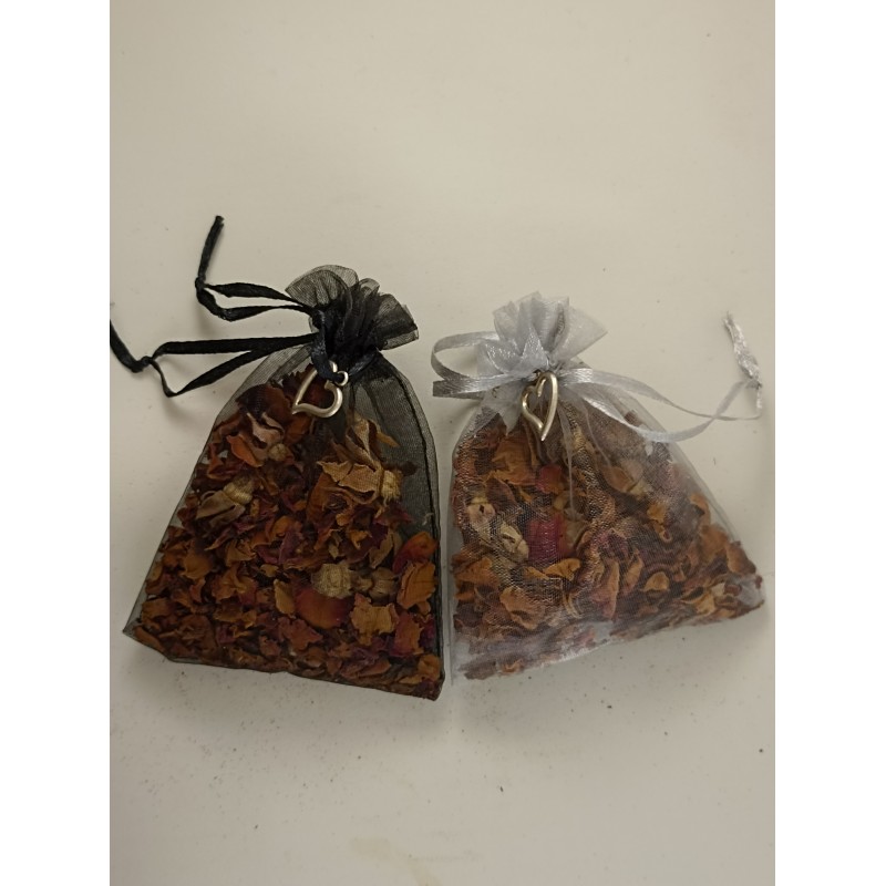 Bolsita organza pétalos de rosa